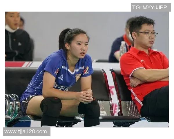 成都排球队防反战术解析与比赛表现评估